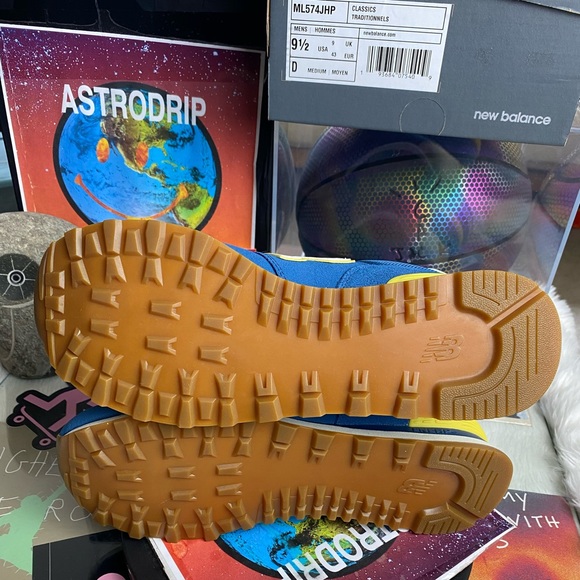 🆕 - New Balance 574 Yellow/Navy - Mens Many Sizes - Picture 9 of 12